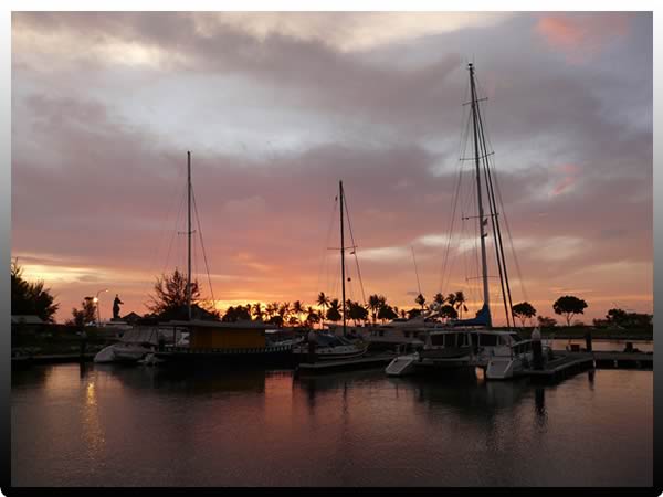 coucher de soleil sur la marina de Miri